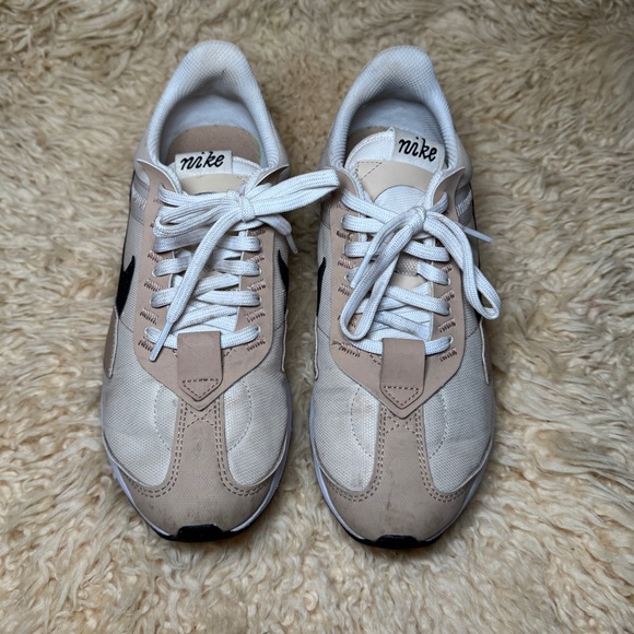 Nike Air Max Pre-Day Womens Shoes - Size 8 - Light Bone - Picture 2 of 6